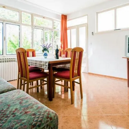 Apartmán Klis -two-bedroom With Terrace
