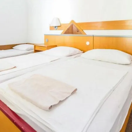 Apartmán Klis -two-bedroom With Terrace *