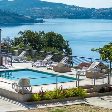 Klis -two-bedroom With Terrace Mlini