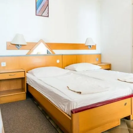 Klis -two-bedroom With Terrace Mlini